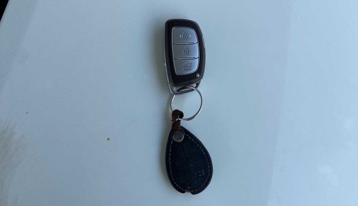 2016 Hyundai Elite i20 ASTA 1.2 (O), Petrol, Manual, 79,232 km, Key Close Up
