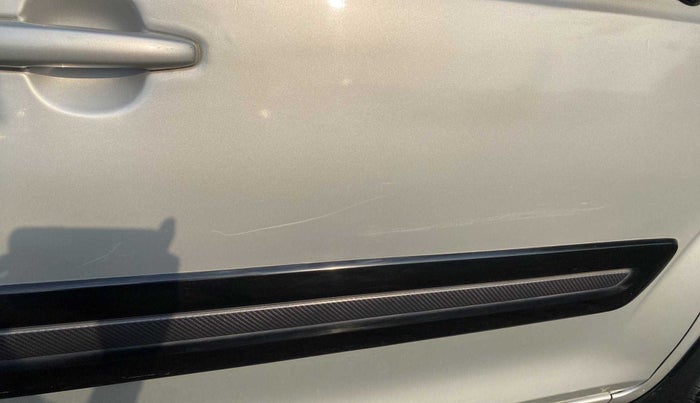 2017 Maruti IGNIS DELTA 1.2, Petrol, Manual, 59,645 km, Driver-side door - Minor scratches