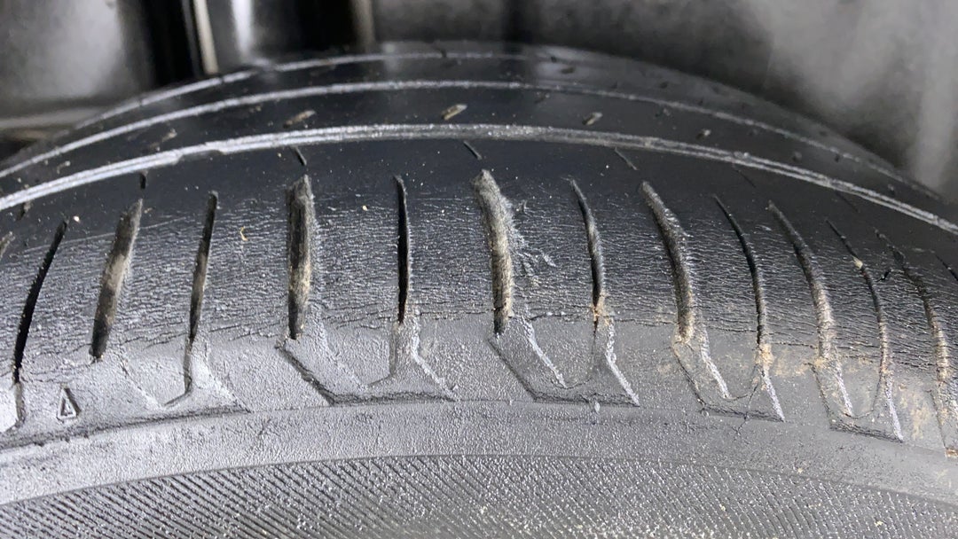 Right Rear Tyre Tread