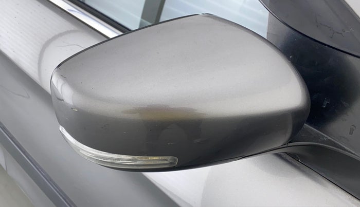 2017 Maruti Ciaz ALPHA 1.4 PETROL, Petrol, Manual, 79,277 km, Right rear-view mirror - Mirror motor not working