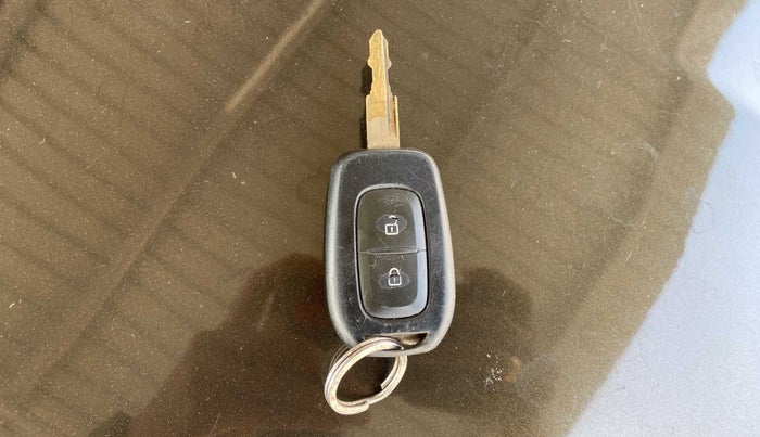2019 Renault Kwid CLIMBER 1.0 (O), Petrol, Manual, 64,995 km, Lock system - Remote key not functional