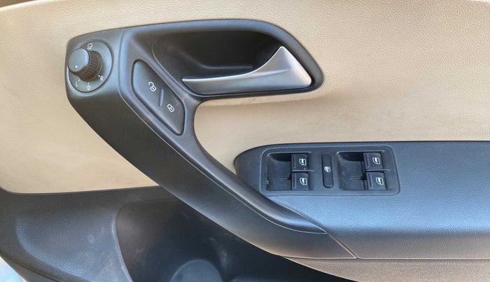 2018 Volkswagen Ameo HIGHLINE1.5L, Diesel, Manual, 43,094 km, Driver Side Door Panels Control