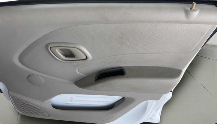 2016 Datsun Redi Go T (O), Petrol, Manual, 50,423 km, Driver Side Door Panels Control