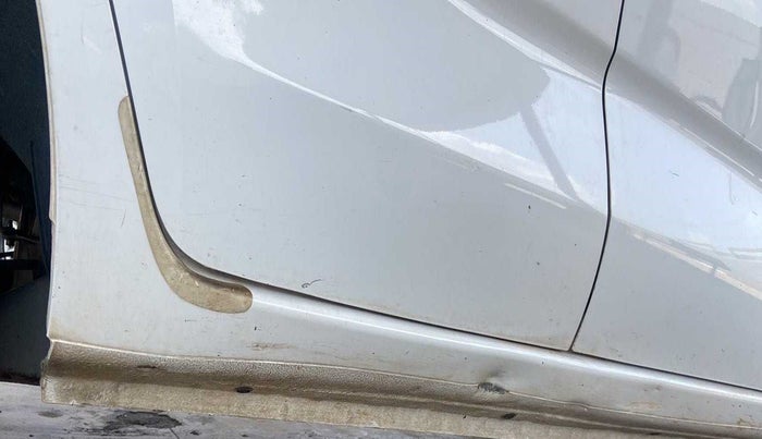 2016 Datsun Redi Go T (O), Petrol, Manual, 50,423 km, Right running board - Slightly dented
