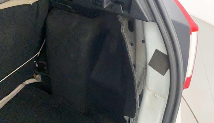 2018 Tata Tiago XZ PETROL, Petrol, Manual, 93,376 km, Dicky (Boot door) - Trim lock has minor damage