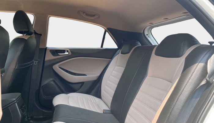 2019 Hyundai Elite i20 SPORTZ PLUS 1.2, Petrol, Manual, 29,592 km, Right Side Rear Door Cabin