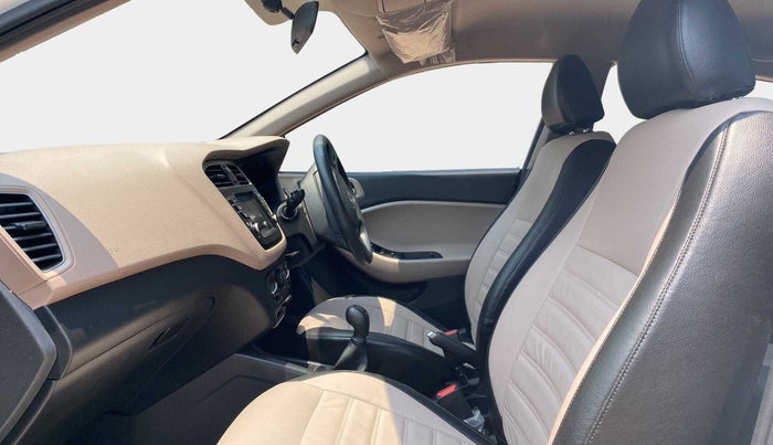 2019 Hyundai Elite i20 SPORTZ PLUS 1.2, Petrol, Manual, 29,592 km, Right Side Front Door Cabin