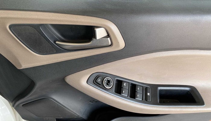 2015 Hyundai Elite i20 ASTA 1.2, Petrol, Manual, 31,297 km, Driver Side Door Panels Control