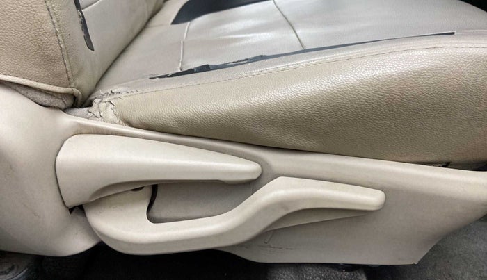 2019 Toyota Etios Liva V DUAL TONE, Petrol, Manual, 56,258 km, Driver Side Adjustment Panel