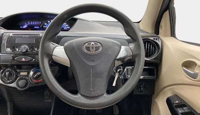 2019 Toyota Etios Liva V DUAL TONE, Petrol, Manual, 56,258 km, Steering Wheel Close Up