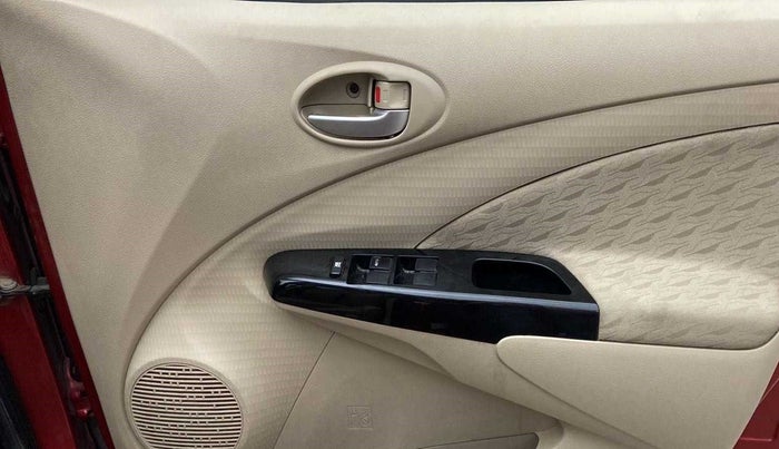2019 Toyota Etios Liva V DUAL TONE, Petrol, Manual, 56,258 km, Driver Side Door Panels Control