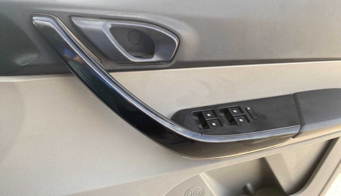 2017 Tata Tiago XT PETROL, CNG, Manual, 58,617 km, Driver Side Door Panels Control