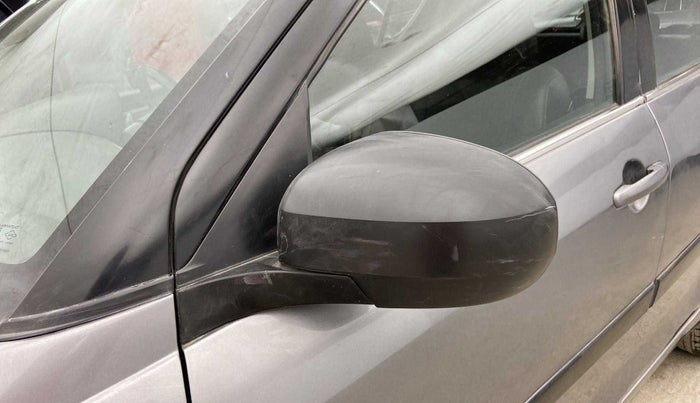 2017 Maruti Swift LXI (O), Petrol, Manual, 22,690 km, Left rear-view mirror - Cover has minor damage