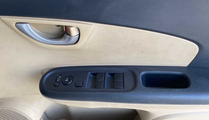 2015 Honda Amaze 1.2L I-VTEC VX AT, CNG, Automatic, 63,485 km, Driver Side Door Panels Control