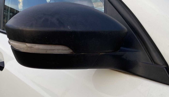 2022 Tata PUNCH PURE MT, Petrol, Manual, 14,927 km, Right rear-view mirror - Indicator light has minor damage