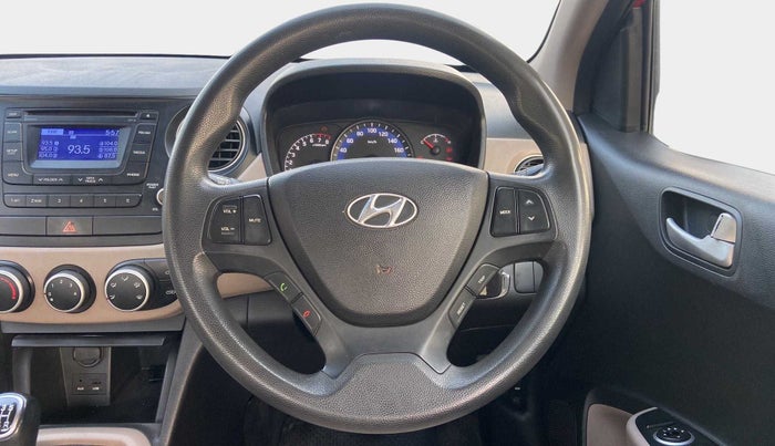 2015 Hyundai Xcent S (O) 1.2, Petrol, Manual, 73,759 km, Steering Wheel Close Up