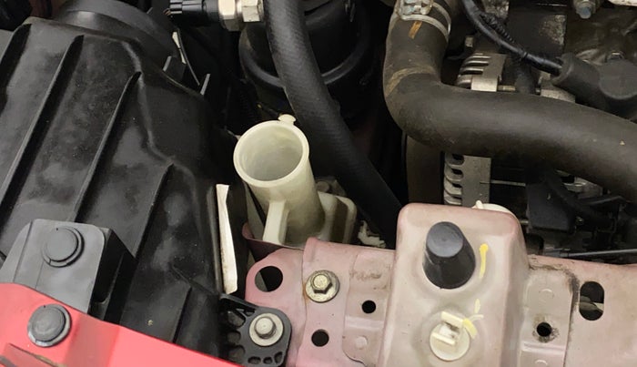 2018 Honda Amaze 1.5L I-DTEC VX, Diesel, Manual, 55,666 km, Front windshield - Wiper bottle cap missing
