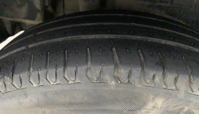 2017 Maruti Dzire VXI, Petrol, Manual, 85,962 km, Right Rear Tyre Tread