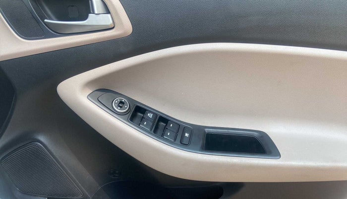 2019 Hyundai Elite i20 MAGNA PLUS 1.2, Petrol, Manual, 29,437 km, Driver Side Door Panels Control