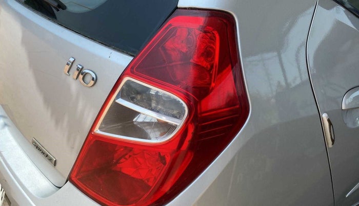 2012 Hyundai i10 SPORTZ 1.2, Petrol, Manual, 37,942 km, Right tail light - Minor scratches