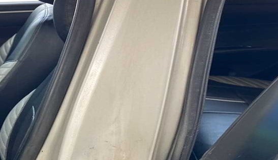2014 Maruti Swift VXI, Petrol, Manual, 39,006 km, Left B pillar - Paint is slightly faded