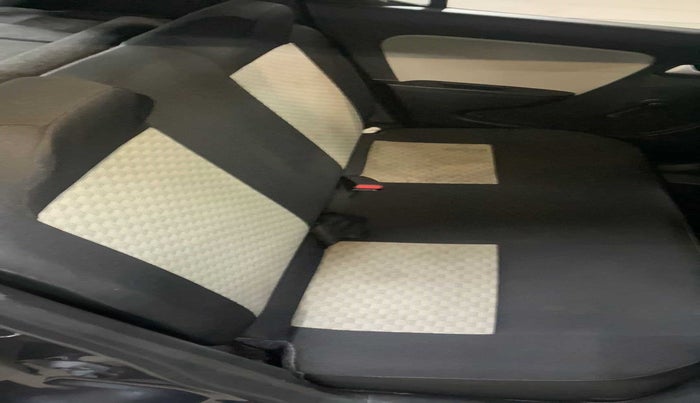 2022 Maruti Alto VXI, Petrol, Manual, 7,276 km, Second-row left seat - Cover slightly stained
