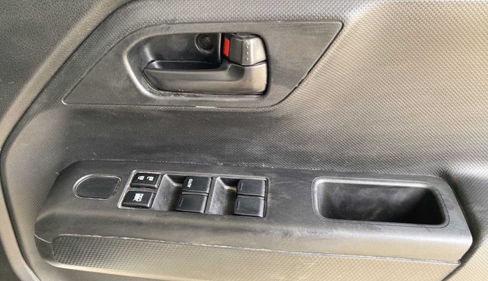 2021 Maruti New Wagon-R LXI 1.0, Petrol, Manual, 14,182 km, Driver Side Door Panels Control