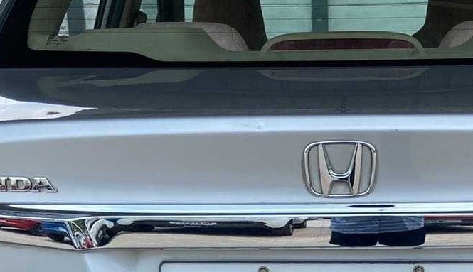 2017 Honda Amaze 1.2L I-VTEC VX, Petrol, Manual, 74,238 km, Dicky (Boot door) - Slightly rusted