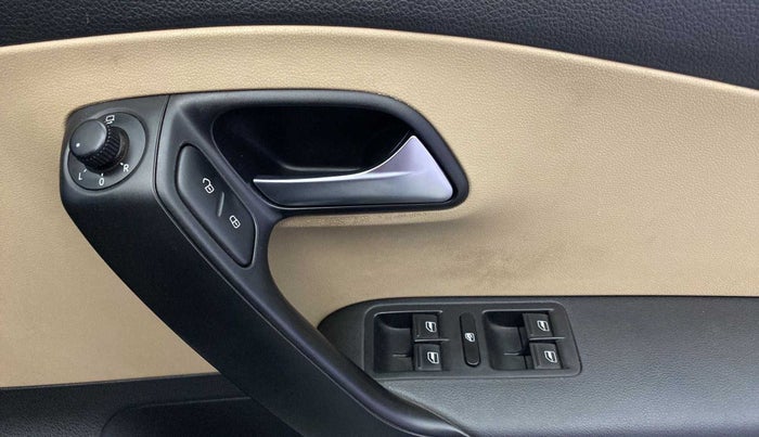 2016 Volkswagen Ameo HIGHLINE1.5L, Diesel, Manual, 82,132 km, Driver Side Door Panels Control