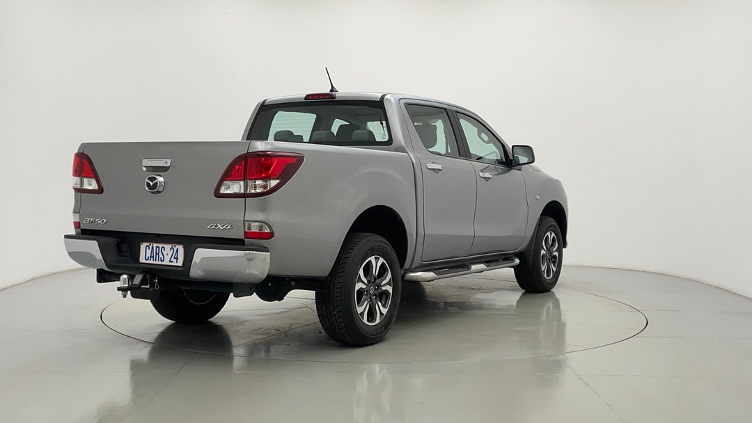 Right Back Diagonal (45- Degree) View