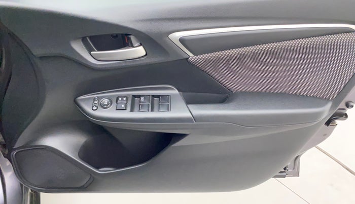 2017 Honda WR-V 1.5L I-DTEC VX MT, Diesel, Manual, 66,624 km, Driver Side Door Panels Control