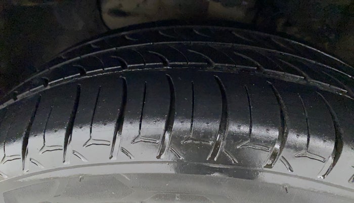 2019 Hyundai Elite i20 ASTA 1.2 (O), Petrol, Manual, 69,618 km, Left Front Tyre Tread