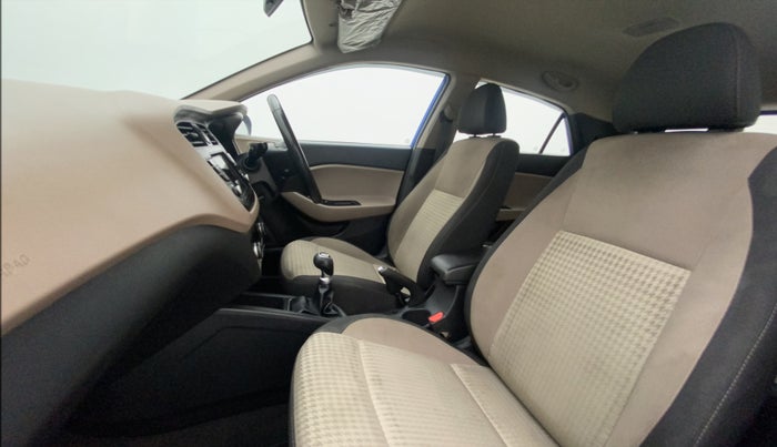 2019 Hyundai Elite i20 ASTA 1.2 (O), Petrol, Manual, 69,618 km, Right Side Front Door Cabin