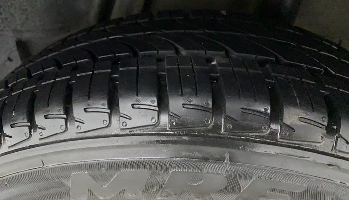 2016 Honda Jazz 1.2L I-VTEC V, Petrol, Manual, 21,949 km, Left Rear Tyre Tread