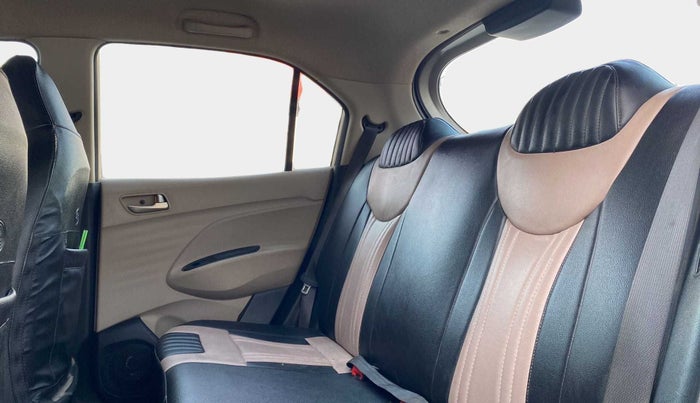 2018 Hyundai NEW SANTRO MAGNA, Petrol, Manual, 35,878 km, Right Side Rear Door Cabin