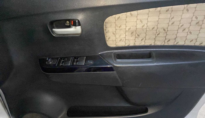 2018 Maruti Wagon R 1.0 VXI, Petrol, Manual, 70,676 km, Driver Side Door Panels Control