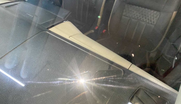 2018 Maruti Wagon R 1.0 VXI, Petrol, Manual, 70,676 km, Front windshield - Minor spot on windshield