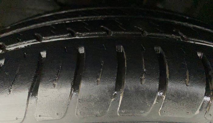2018 Maruti Dzire VXI AMT, Petrol, Automatic, 15,223 km, Left Front Tyre Tread
