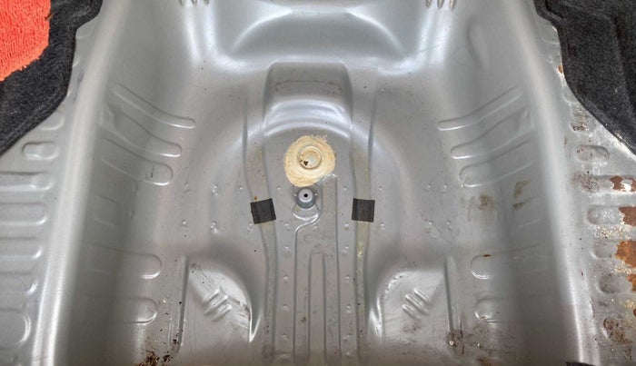 2021 Honda Amaze 1.2L I-VTEC V, Petrol, Manual, 17,153 km, Boot floor - Slight discoloration