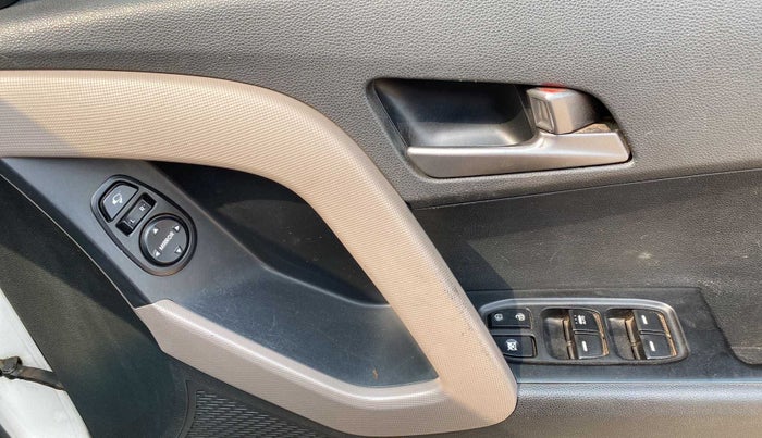 2016 Hyundai Creta SX PLUS 1.6 PETROL, Petrol, Manual, 76,317 km, Driver Side Door Panels Control