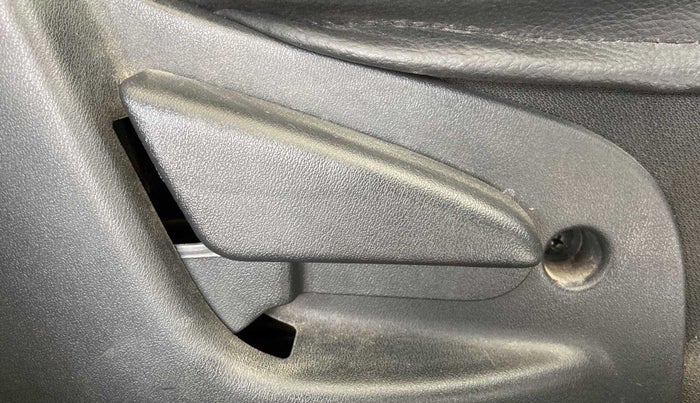 2019 Datsun Go Plus T, Petrol, Manual, 49,065 km, Driver Side Adjustment Panel
