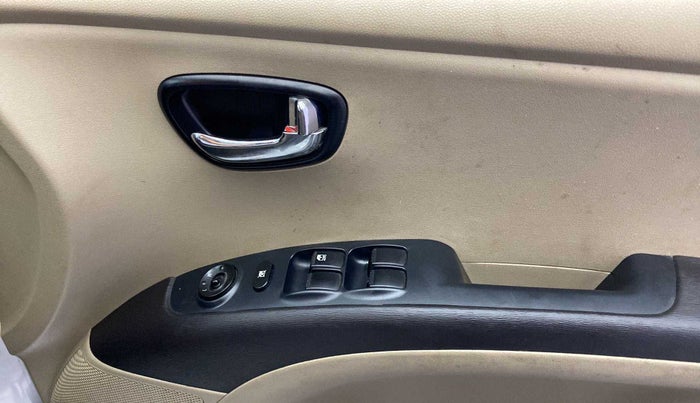 2012 Hyundai i10 MAGNA 1.2, Petrol, Manual, 18,983 km, Driver Side Door Panels Control