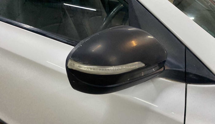 2017 Hyundai Elite i20 ASTA 1.2, Petrol, Manual, 63,414 km, Right rear-view mirror - Cover has minor damage