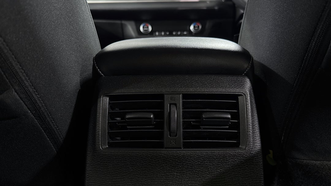 2023 Mitsubishi Outlander Es 7 Seat (2WD), Automatic, 52062 km, Rear A/C Vent