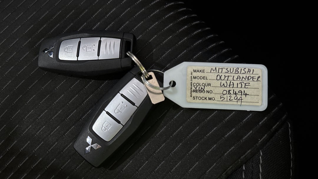 2023 Mitsubishi Outlander Es 7 Seat (2WD), Automatic, 52062 km, Key Close-up