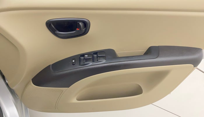 2013 Hyundai i10 MAGNA 1.1, Petrol, Manual, 48,653 km, Driver Side Door Panels Control