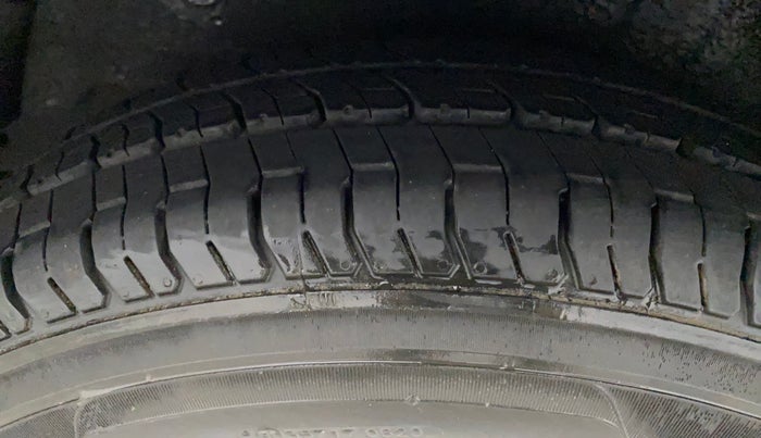 2013 Hyundai i10 MAGNA 1.1, Petrol, Manual, 48,653 km, Right Rear Tyre Tread