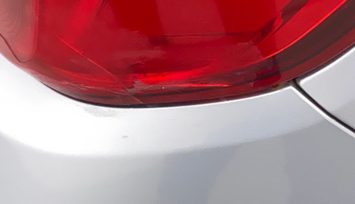 2019 Honda Amaze 1.2L I-VTEC V, Petrol, Manual, 49,367 km, Right tail light - Minor damage