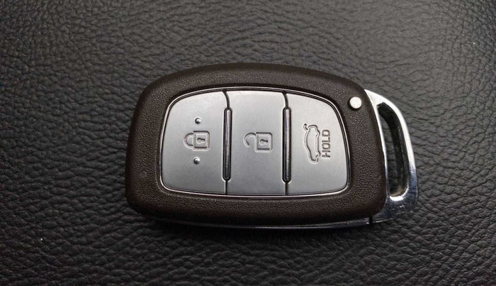 2019 Hyundai Xcent SX 1.2 (O), Petrol, Manual, 68,142 km, Key Close Up