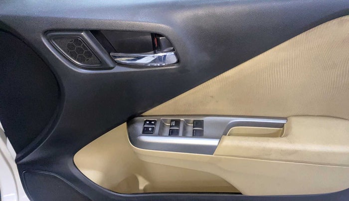 2015 Honda City 1.5L I-DTEC V, Diesel, Manual, 1,08,620 km, Driver Side Door Panels Control